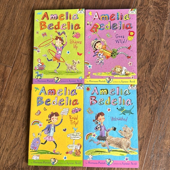 8pk Amelia Bedelia Books - Picture 3 of 4